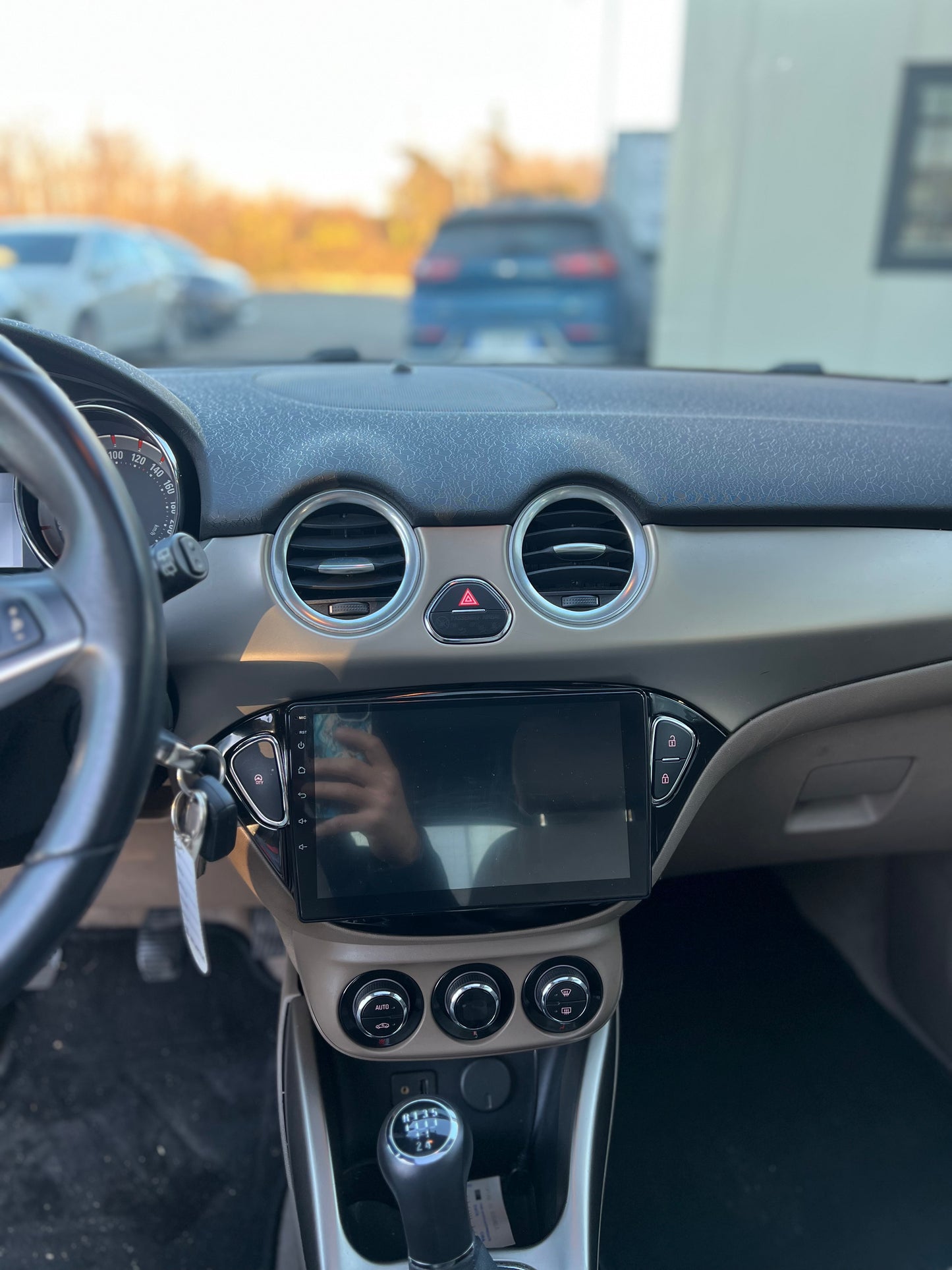 Opel Adam White-black Link