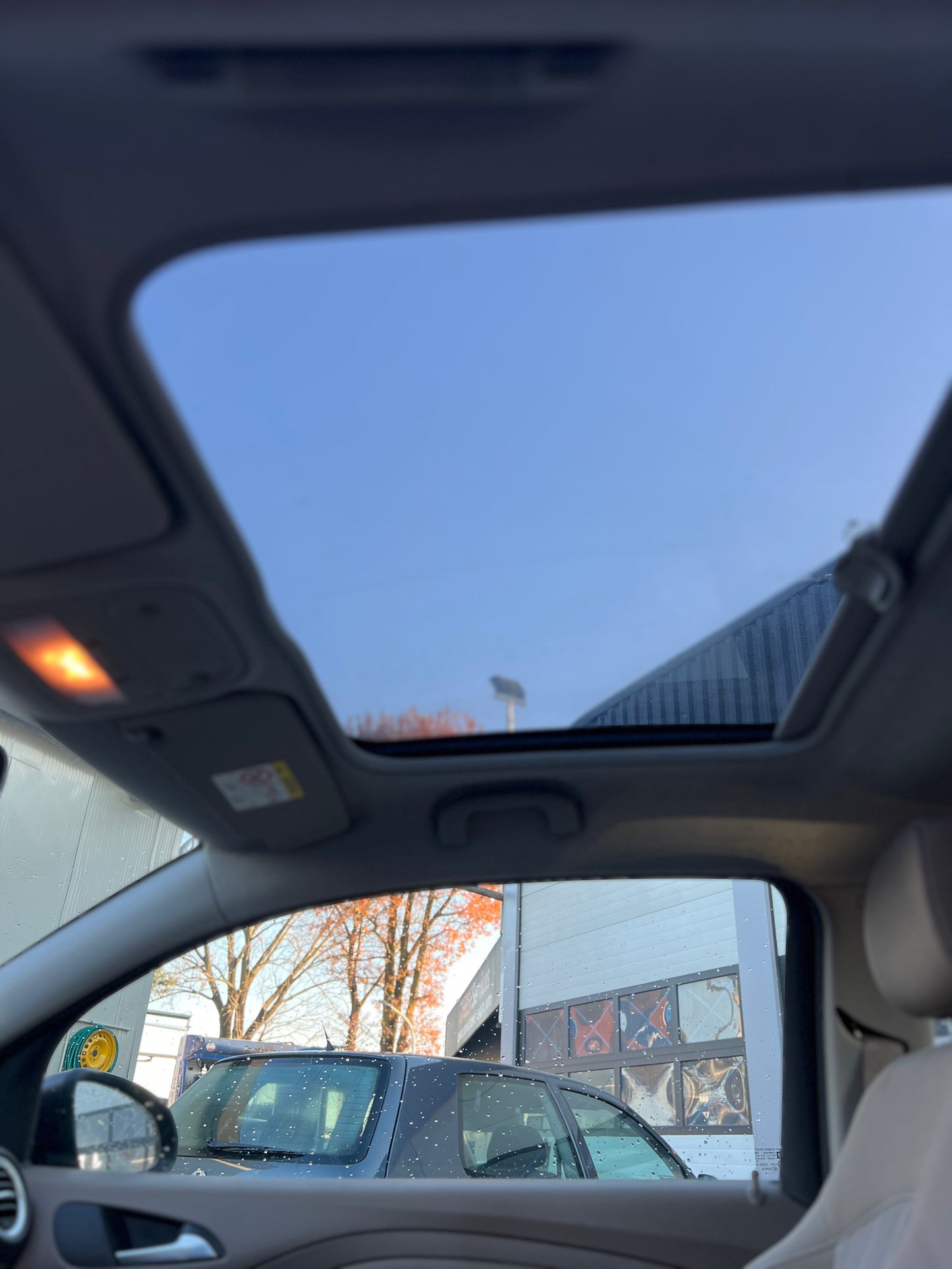 Opel Adam White-black Link